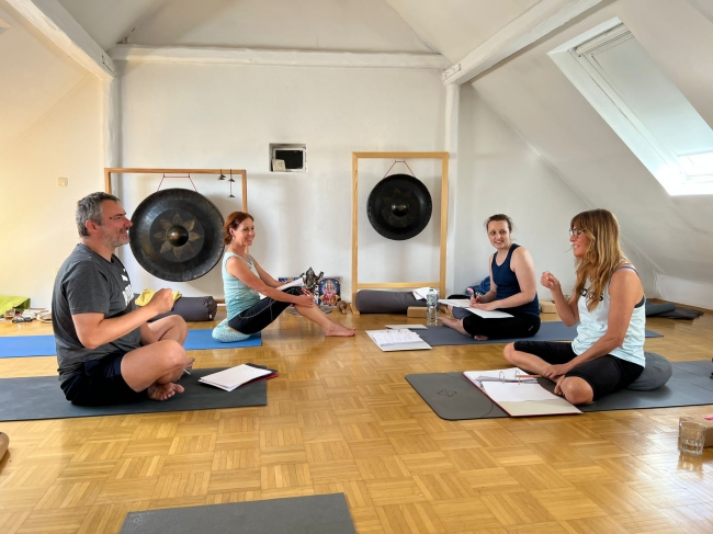 Impressionen von der Ausbildung zum/zur Yogalehrer/in